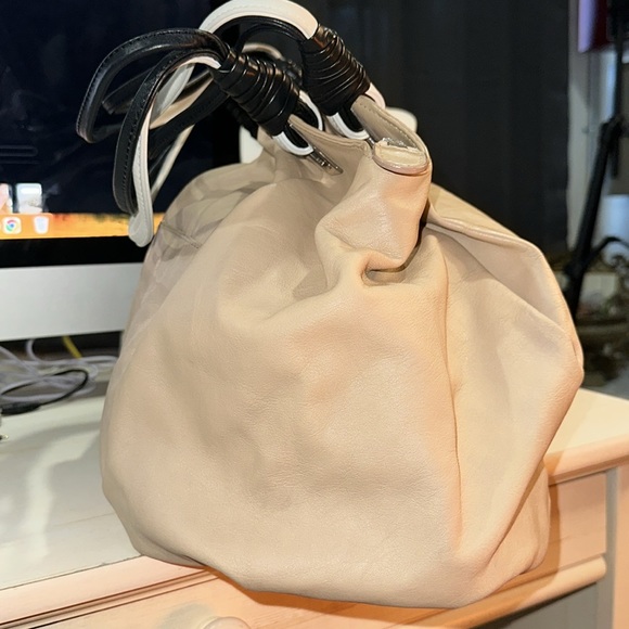 new without tags- l.a.m.p. - gwen stepanie hobo bag - Picture 9 of 16